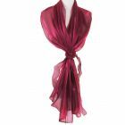 Ruby-roze organza stola met rozen corsage