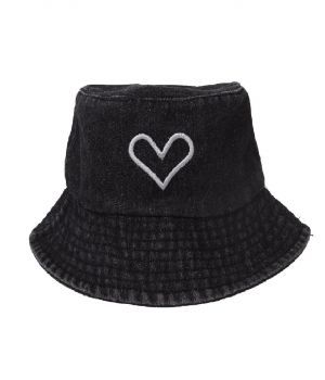 Zwarte jeans bucket hat met een hartje